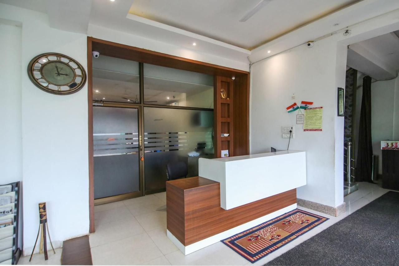 Oyo 3603 White Pearl Hotel Джабалпур Екстериор снимка