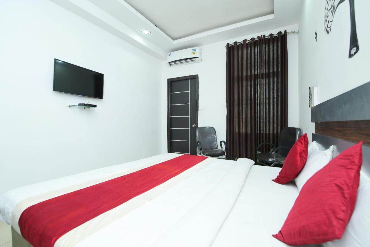 Oyo 3603 White Pearl Hotel Джабалпур Екстериор снимка
