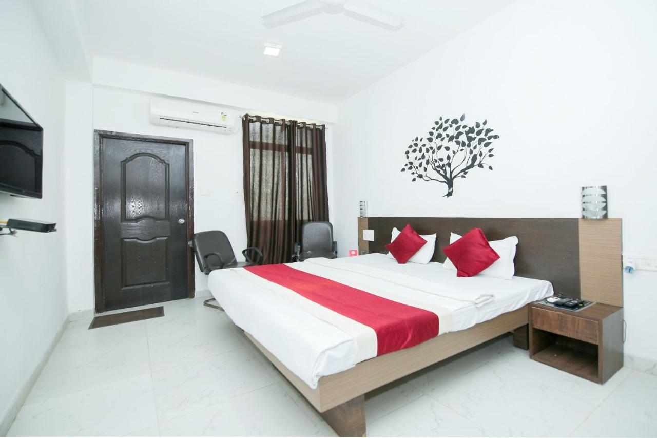 Oyo 3603 White Pearl Hotel Джабалпур Екстериор снимка
